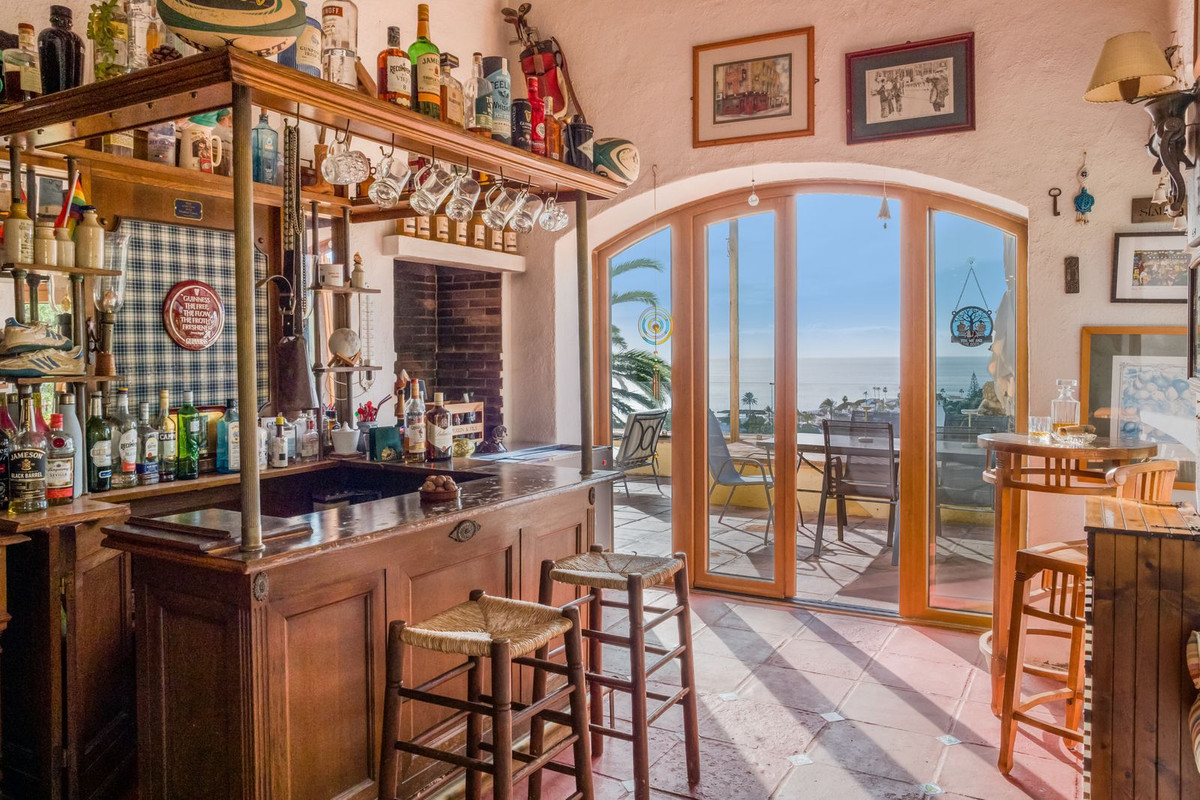 5 Bed Townhouse for sale in Estepona Costa Del Sol, Málaga, Spain