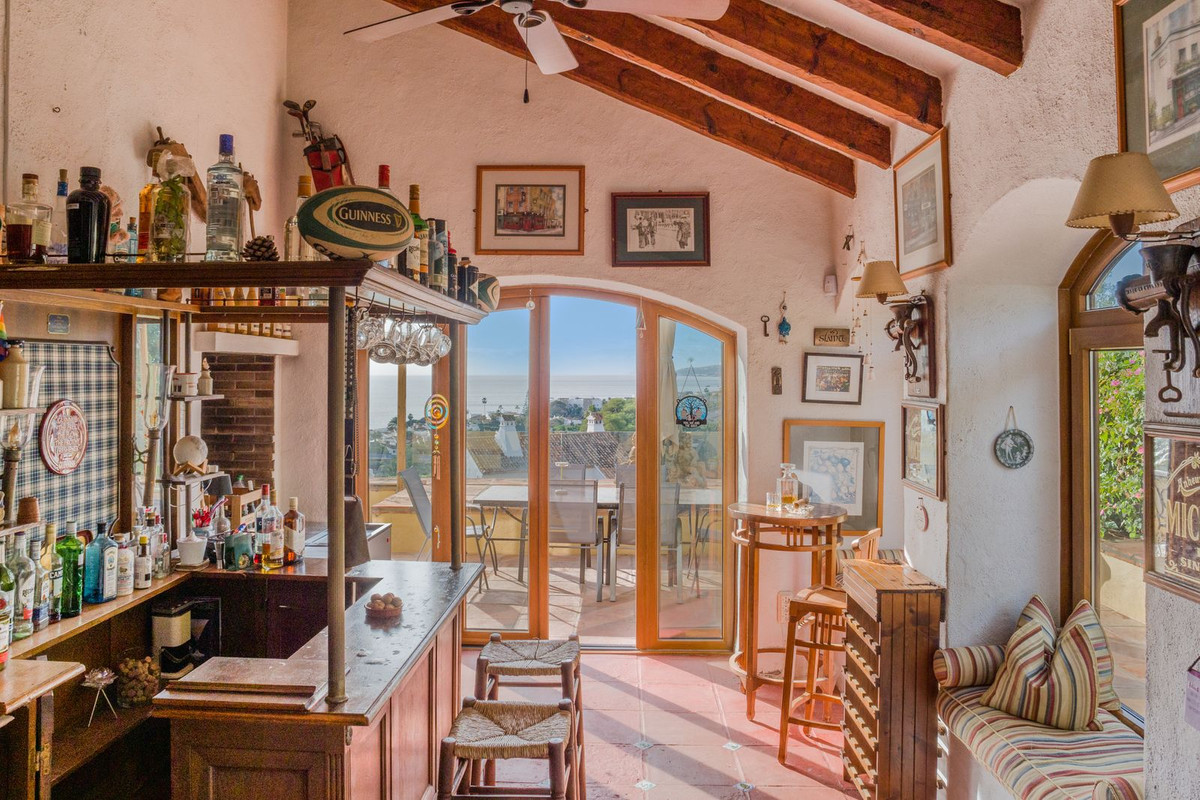 5 Bed Townhouse for sale in Estepona Costa Del Sol, Málaga, Spain