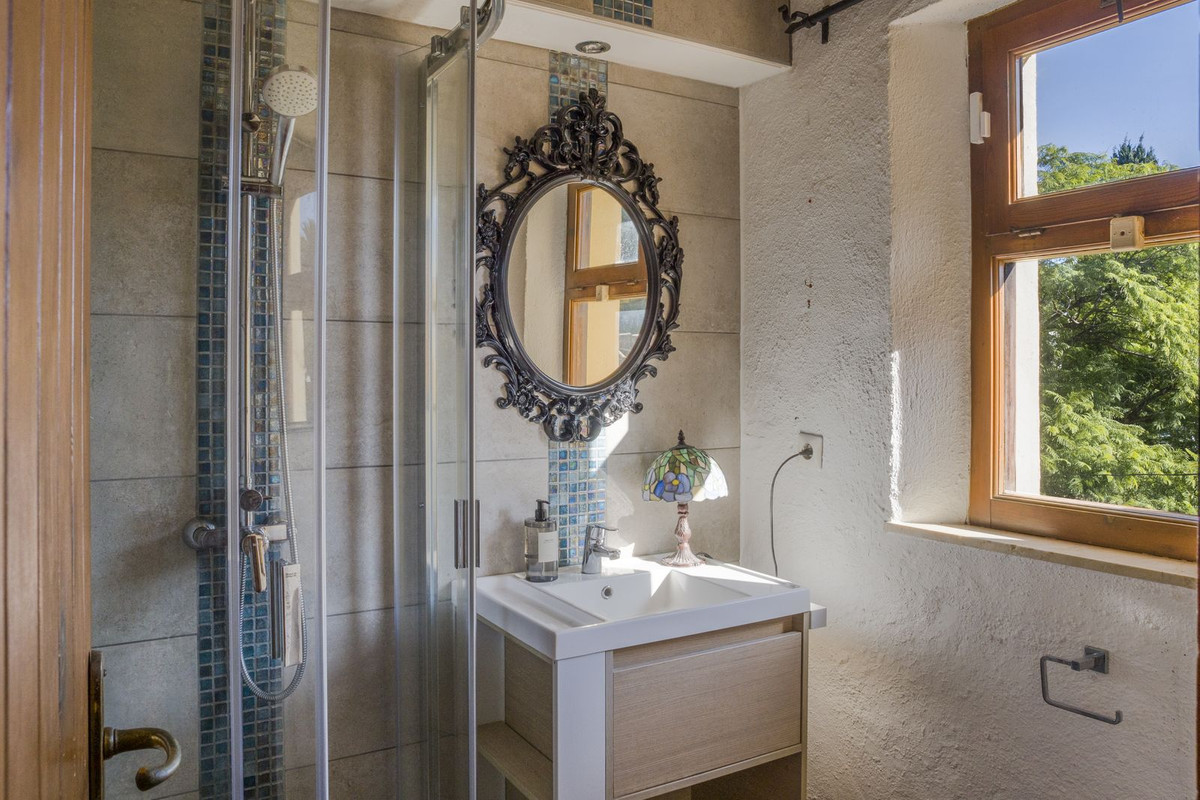 5 Bed Townhouse for sale in Estepona Costa Del Sol, Málaga, Spain