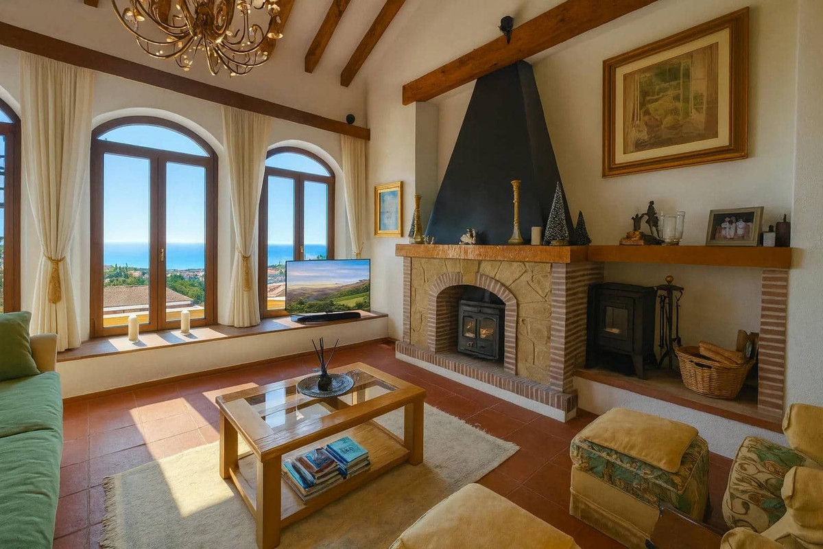 5 Bed Townhouse for sale in Estepona Costa Del Sol, Málaga, Spain