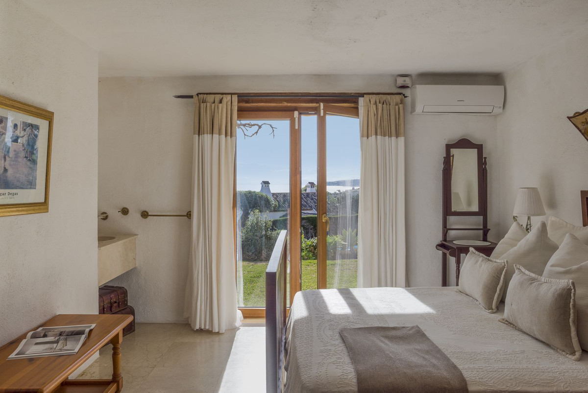 5 Bed Townhouse for sale in Estepona Costa Del Sol, Málaga, Spain
