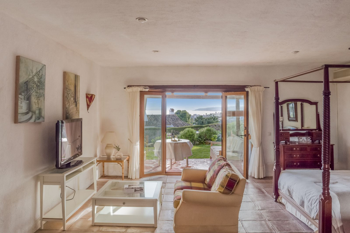 5 Bed Townhouse for sale in Estepona Costa Del Sol, Málaga, Spain