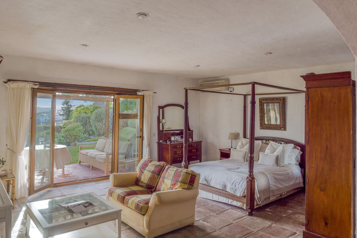 5 Bed Townhouse for sale in Estepona Costa Del Sol, Málaga, Spain