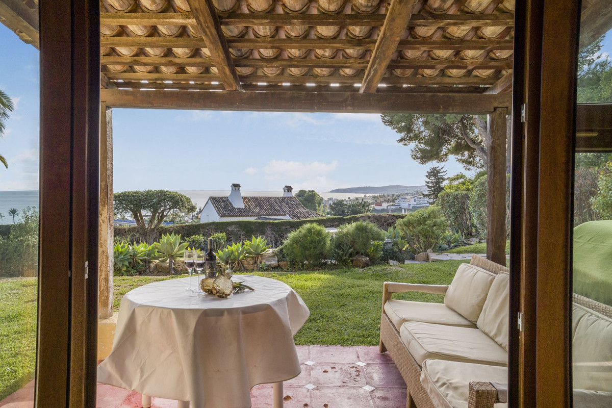 5 Bed Townhouse for sale in Estepona Costa Del Sol, Málaga, Spain