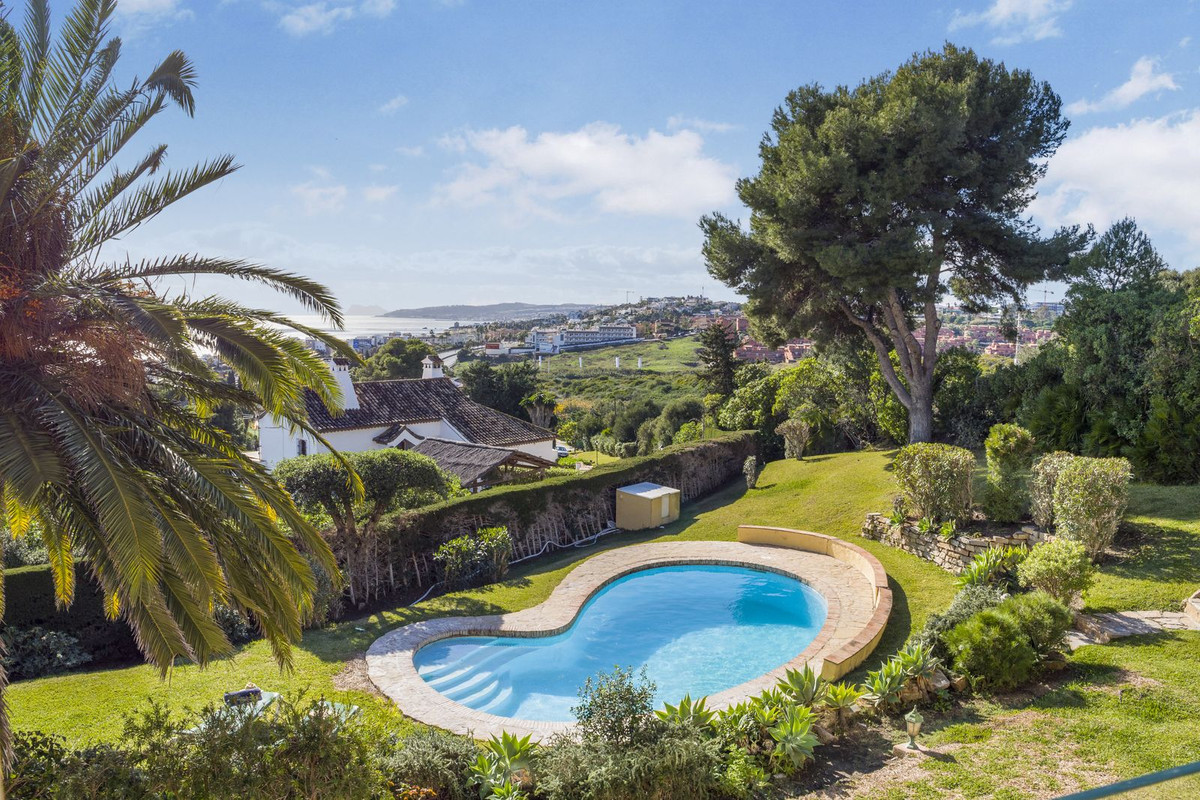 5 Bed Townhouse for sale in Estepona Costa Del Sol, Málaga, Spain