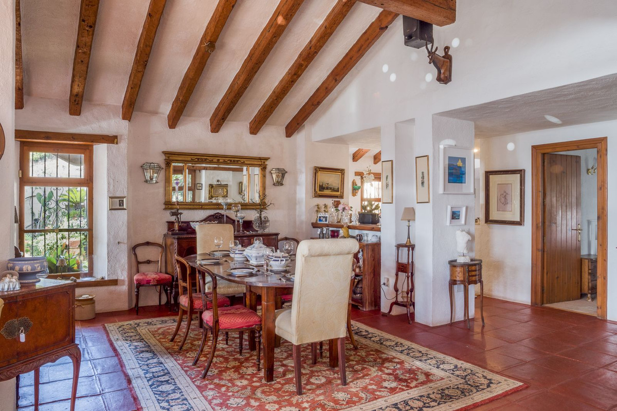 5 Bed Townhouse for sale in Estepona Costa Del Sol, Málaga, Spain