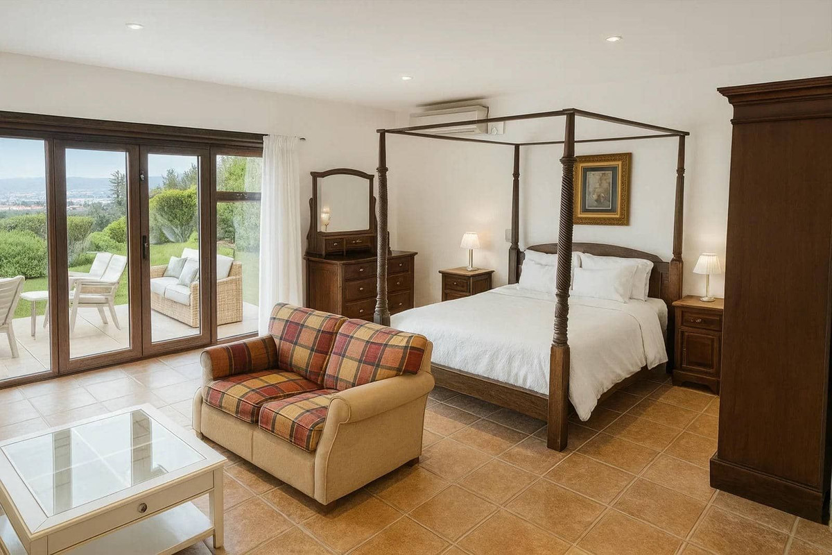 5 Bed Townhouse for sale in Estepona Costa Del Sol, Málaga, Spain