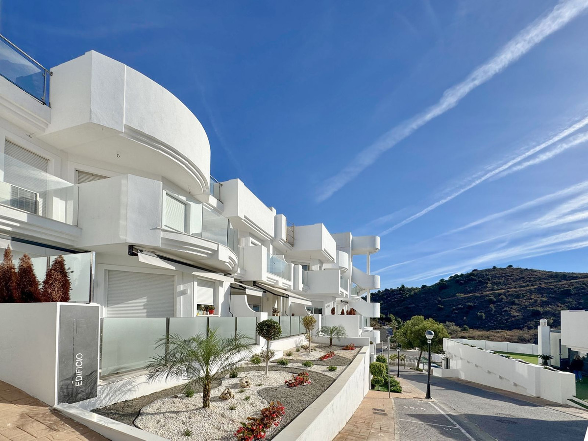 3 Bed Apartment for sale in Rincón De La Victoria Costa Del Sol East, Málaga, Spain