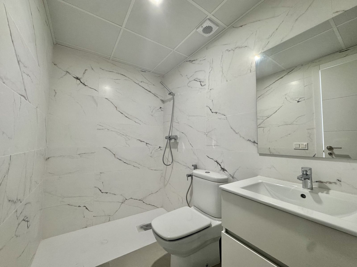 3 Bed Apartment for sale in Rincón De La Victoria Costa Del Sol East, Málaga, Spain