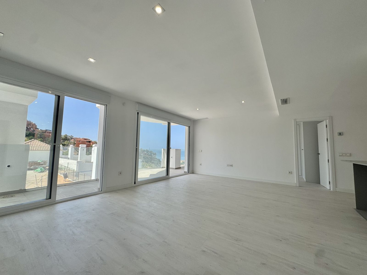 3 Bed Apartment for sale in Rincón De La Victoria Costa Del Sol East, Málaga, Spain