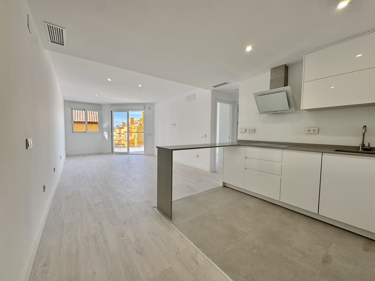 Se vende Apartamento Planta Media de 3 dormitorios en Costa Del Sol East, Málaga, España