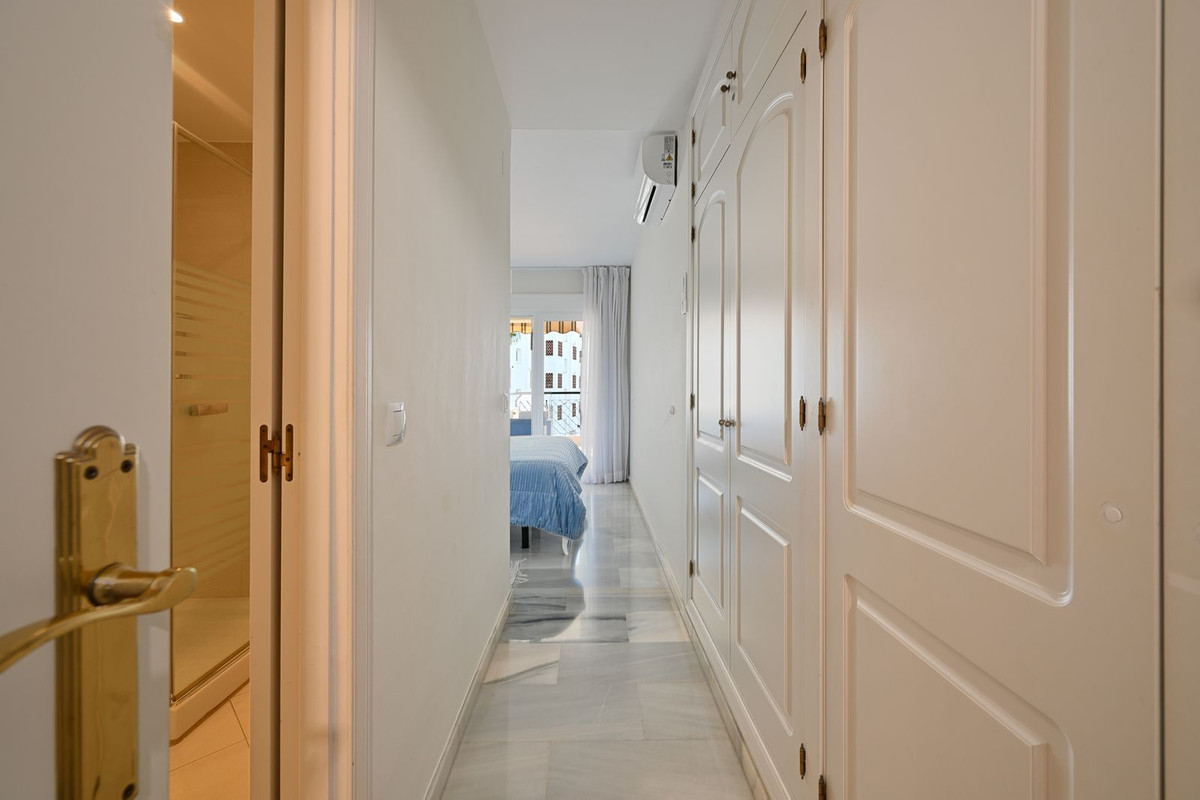 2 Bed Apartment for sale in Calahonda Costa Del Sol, Málaga, Spain