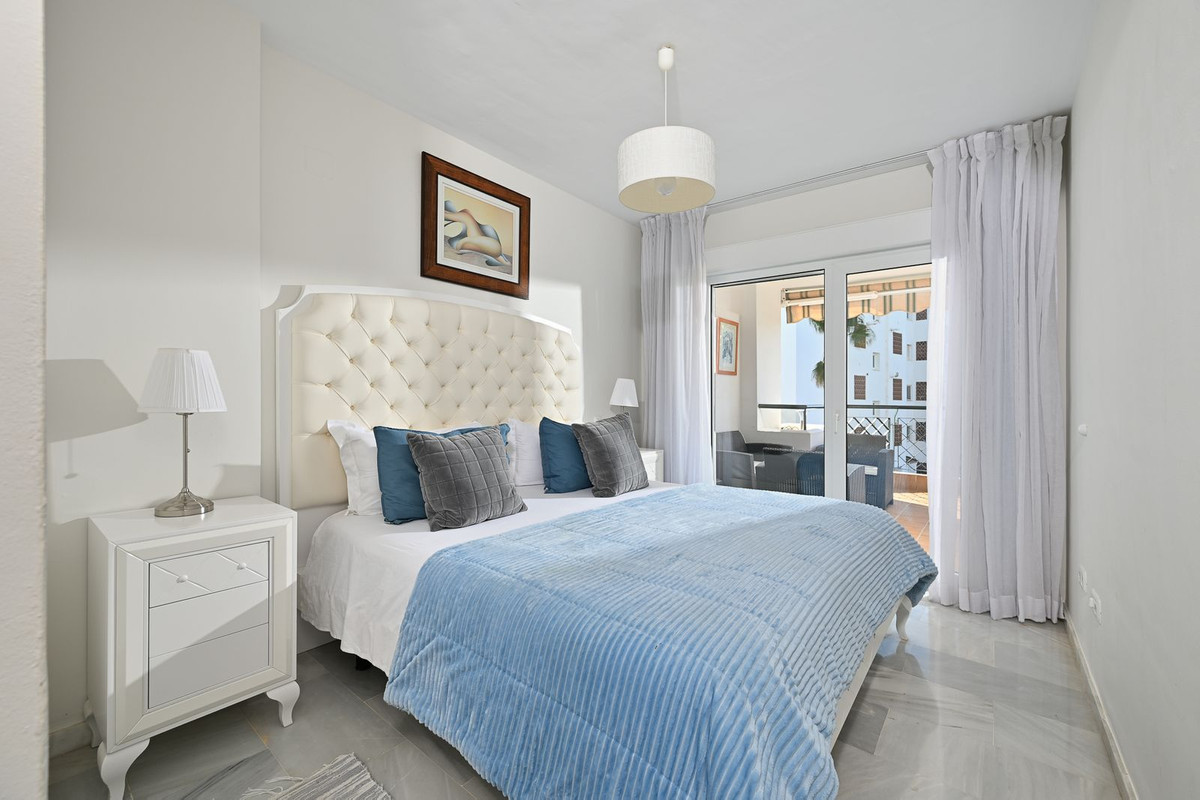 2 Bed Apartment for sale in Calahonda Costa Del Sol, Málaga, Spain