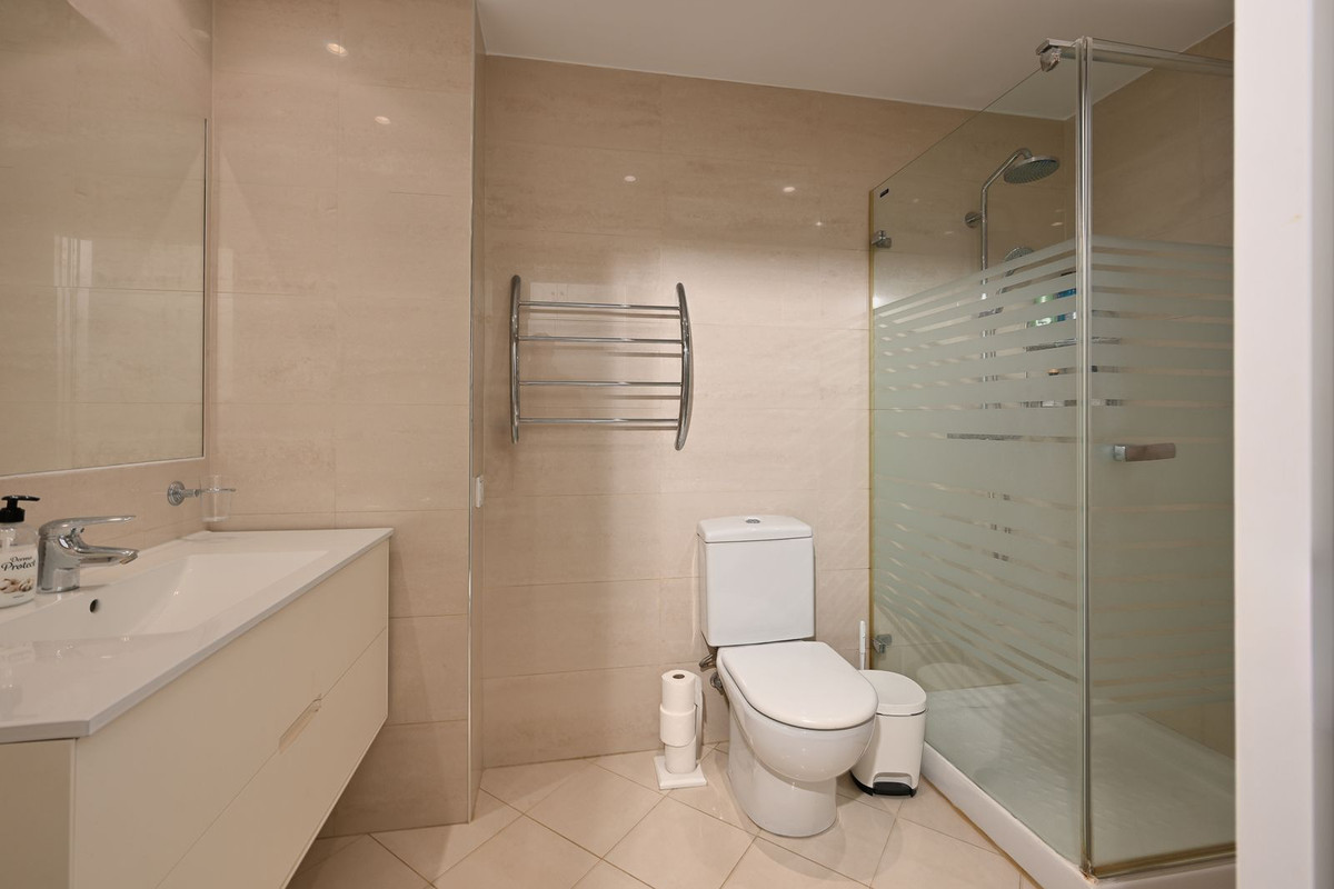 2 Bed Apartment for sale in Calahonda Costa Del Sol, Málaga, Spain