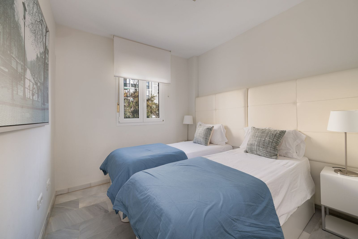 2 Bed Apartment for sale in Calahonda Costa Del Sol, Málaga, Spain