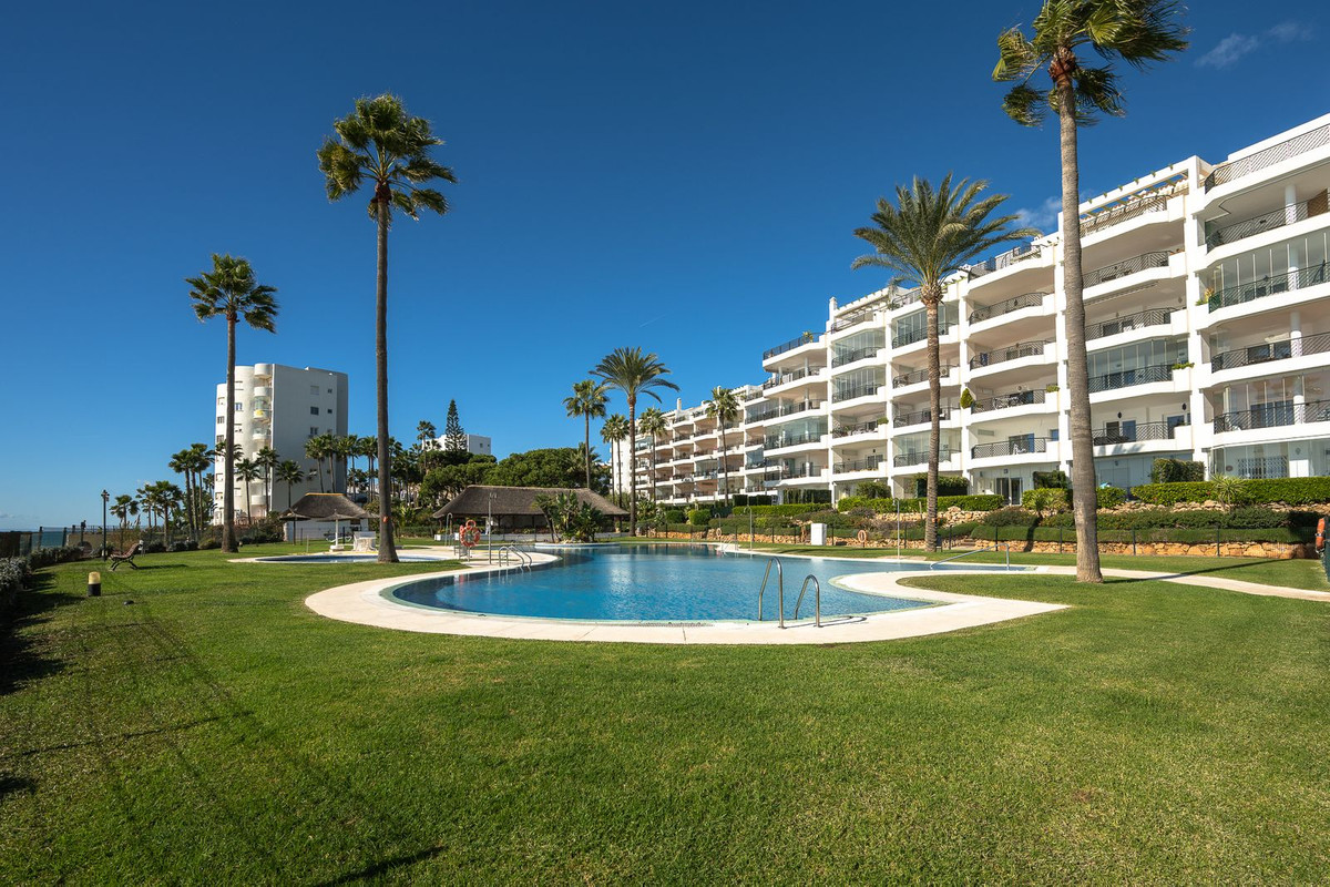 2 Bed Apartment for sale in Calahonda Costa Del Sol, Málaga, Spain