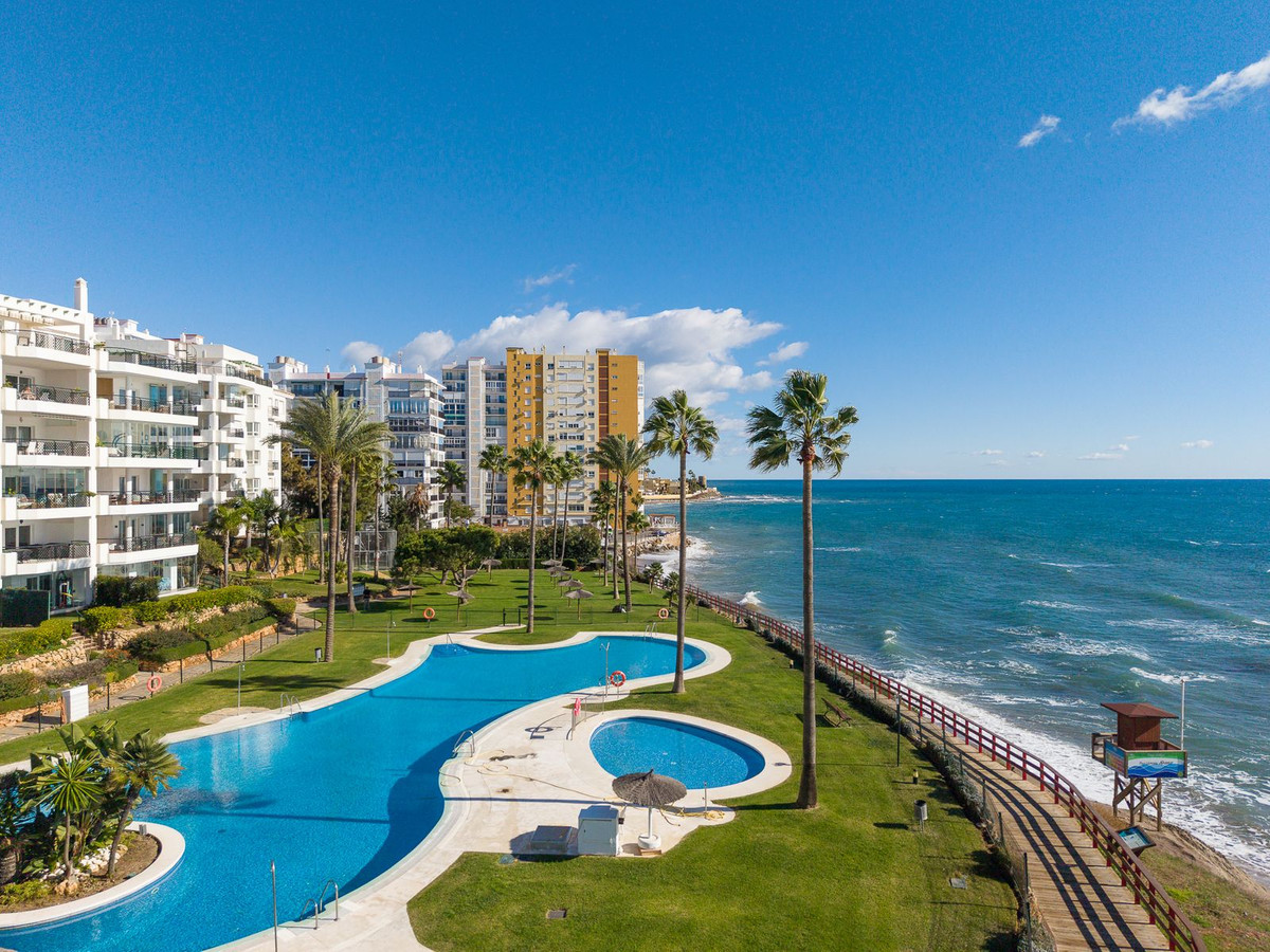 2 Bed Apartment for sale in Calahonda Costa Del Sol, Málaga, Spain
