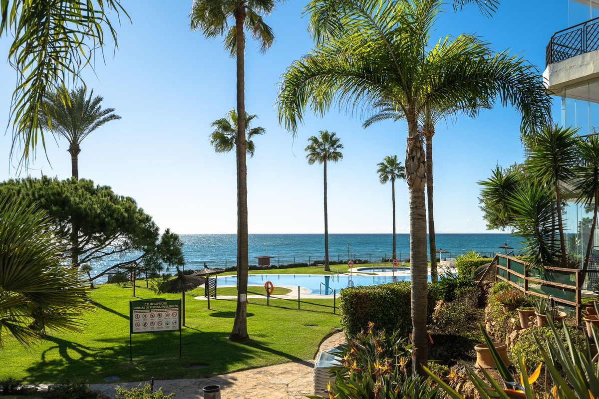 2 Bed Apartment for sale in Calahonda Costa Del Sol, Málaga, Spain