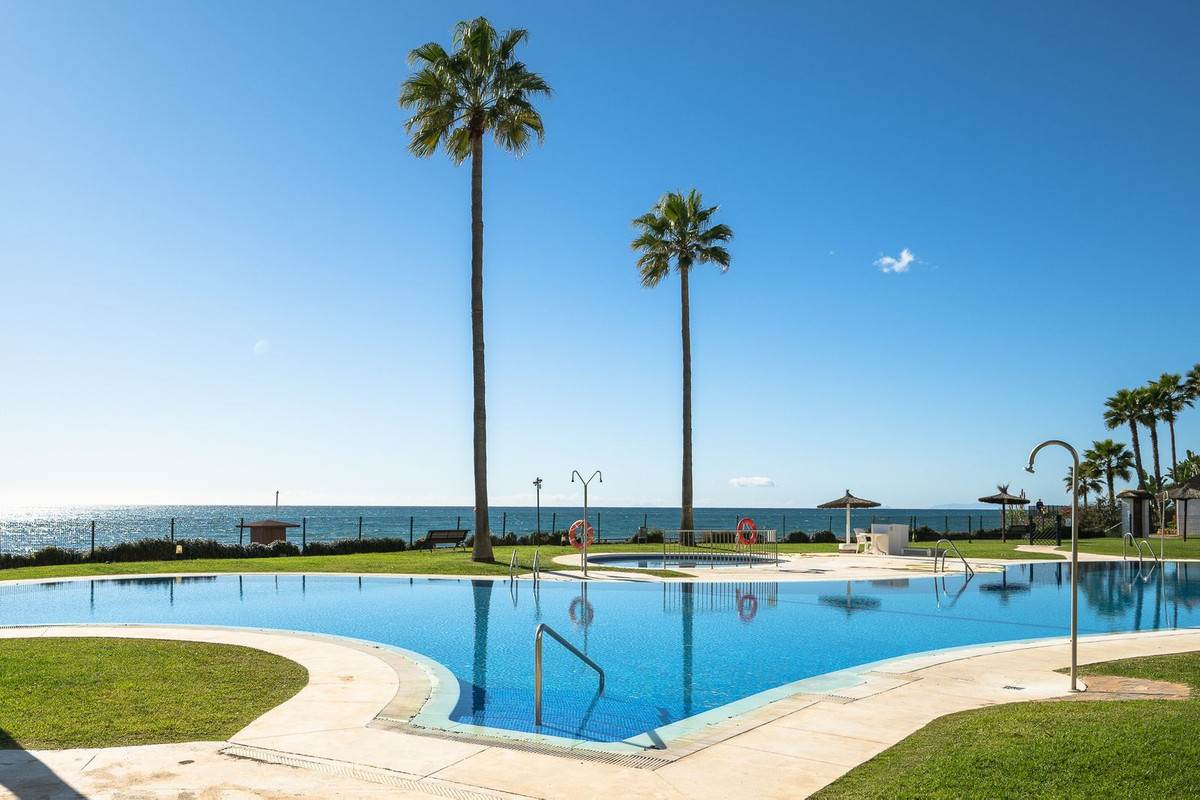 2 Bed Apartment for sale in Calahonda Costa Del Sol, Málaga, Spain