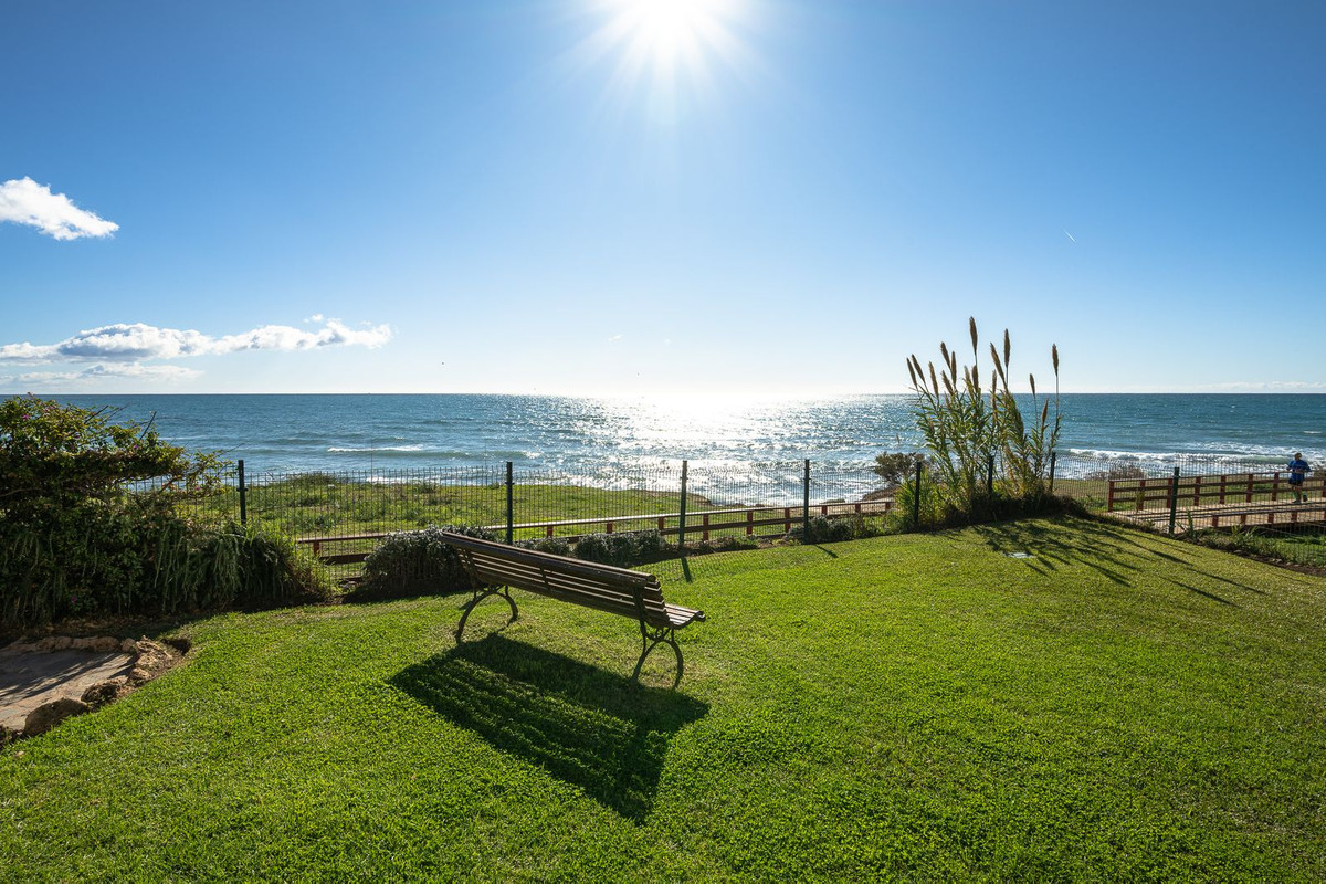 2 Bed Apartment for sale in Calahonda Costa Del Sol, Málaga, Spain