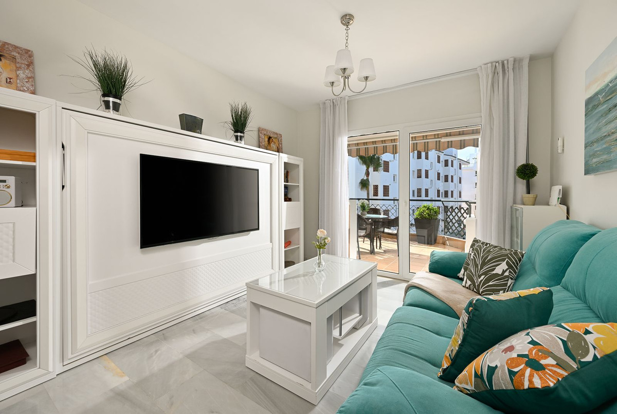 2 Bed Apartment for sale in Calahonda Costa Del Sol, Málaga, Spain