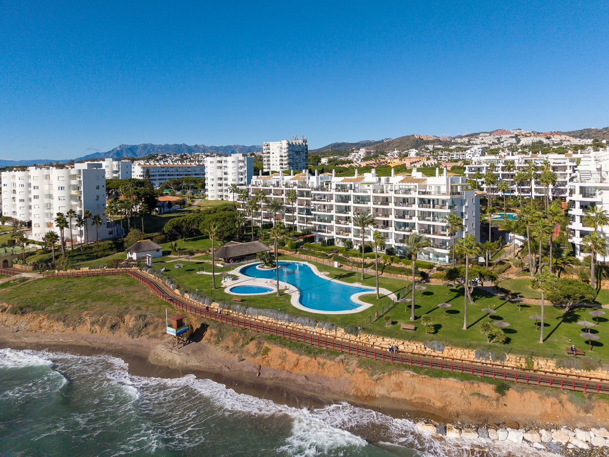 2 Bed Apartment for sale in Calahonda Costa Del Sol, Málaga, Spain