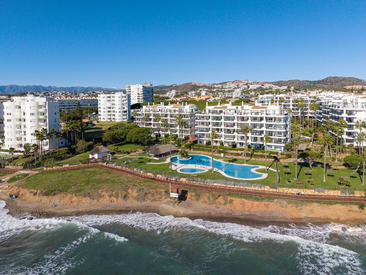 2 Bed Apartment for sale in Calahonda Costa Del Sol, Málaga, Spain