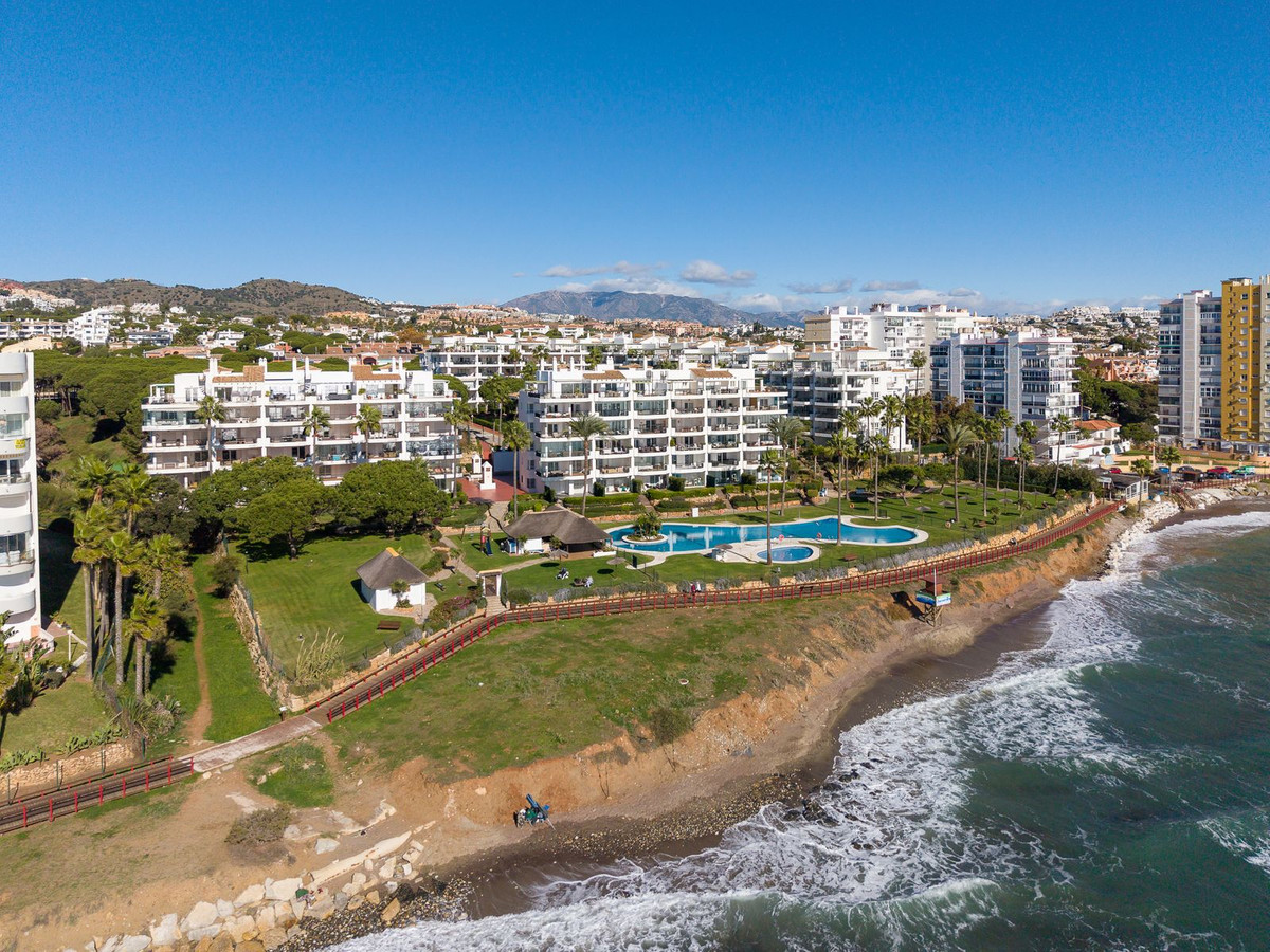 2 Bed Apartment for sale in Calahonda Costa Del Sol, Málaga, Spain