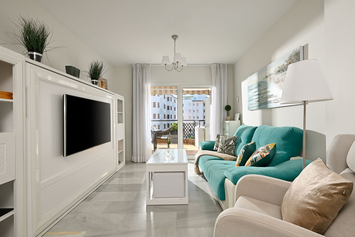 2 Bed Apartment for sale in Calahonda Costa Del Sol, Málaga, Spain