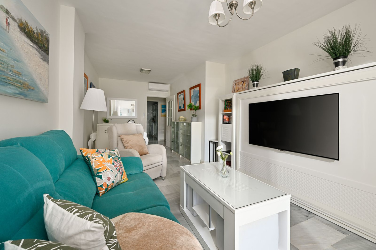 2 Bed Apartment for sale in Calahonda Costa Del Sol, Málaga, Spain