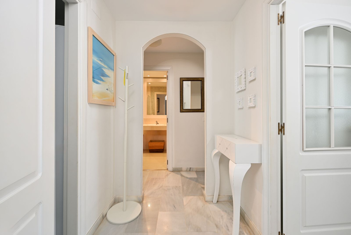 2 Bed Apartment for sale in Calahonda Costa Del Sol, Málaga, Spain