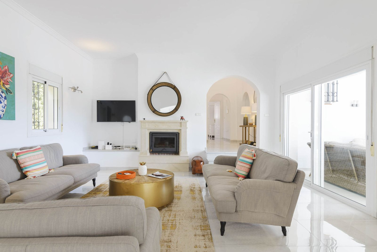 Se vende Villa - Chalet de 4 dormitorios en Costa Del Sol, Málaga, España