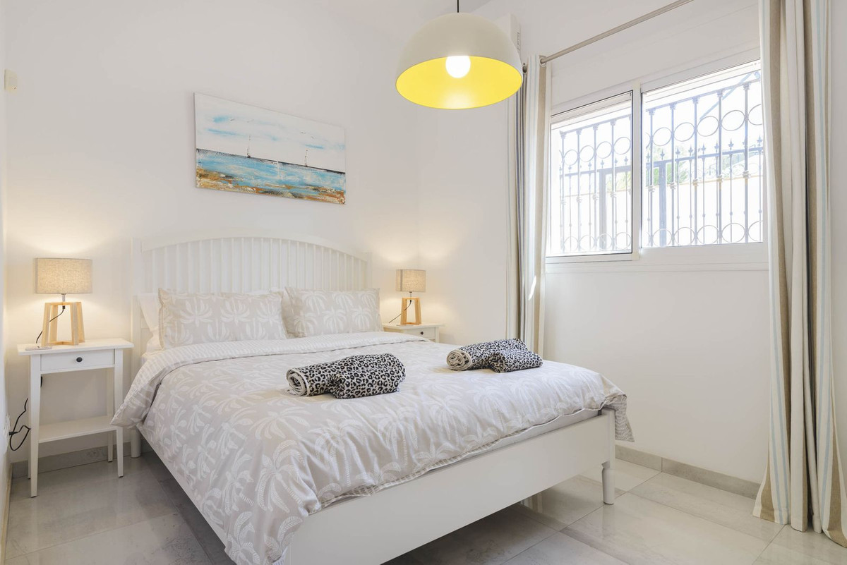 Se vende Villa - Chalet de 4 dormitorios en Costa Del Sol, Málaga, España