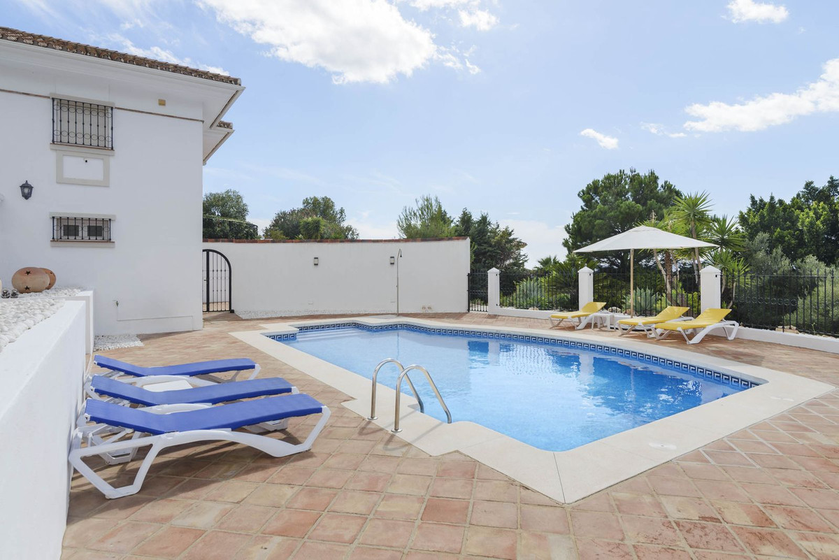 Se vende Villa - Chalet de 4 dormitorios en Costa Del Sol, Málaga, España