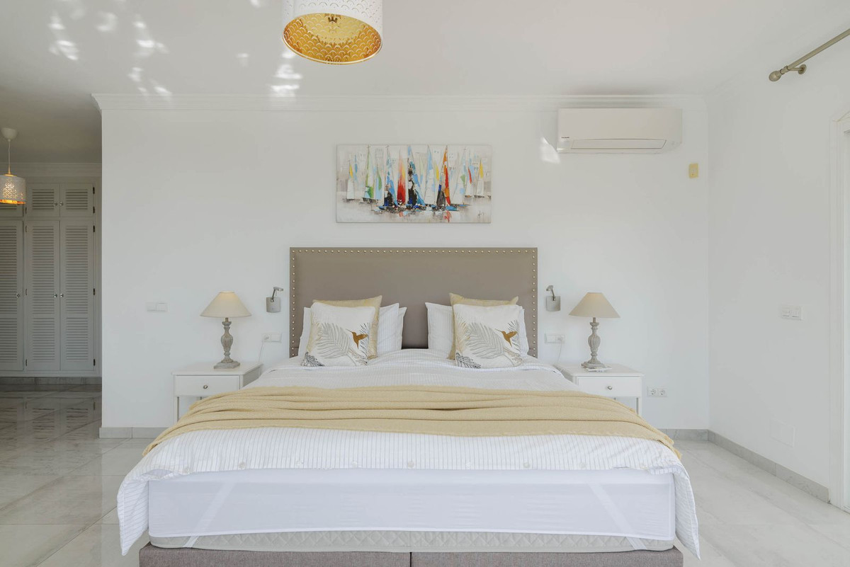 Se vende Villa - Chalet de 4 dormitorios en Costa Del Sol, Málaga, España
