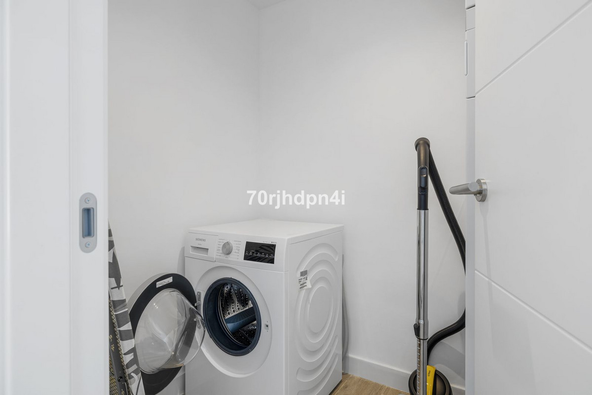2 Bed Apartment for sale in Casares Costa Del Sol, Málaga, Spain