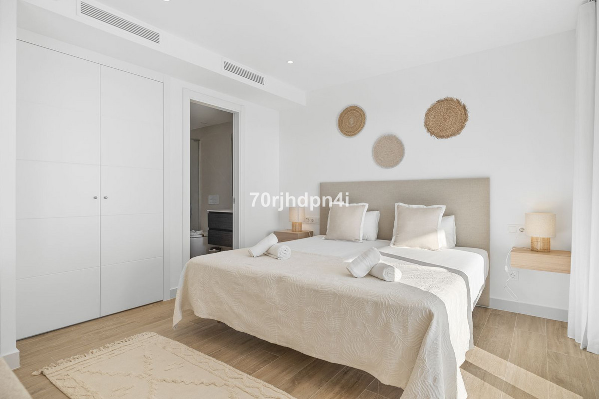 2 Bed Apartment for sale in Casares Costa Del Sol, Málaga, Spain
