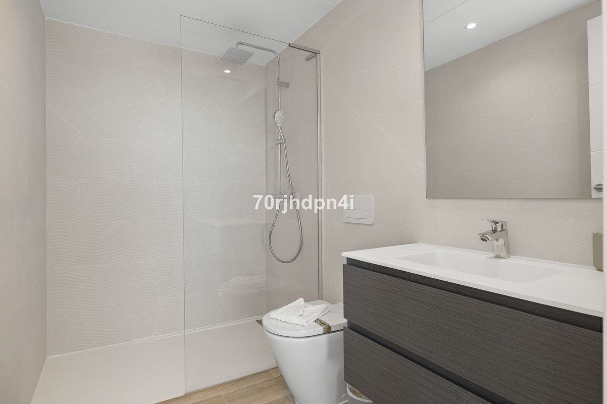 2 Bed Apartment for sale in Casares Costa Del Sol, Málaga, Spain