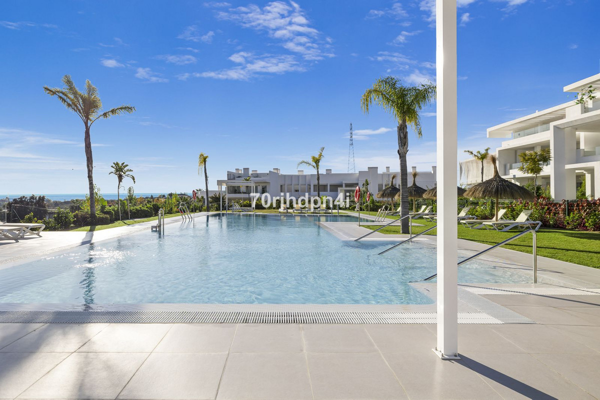 2 Bed Apartment for sale in Casares Costa Del Sol, Málaga, Spain