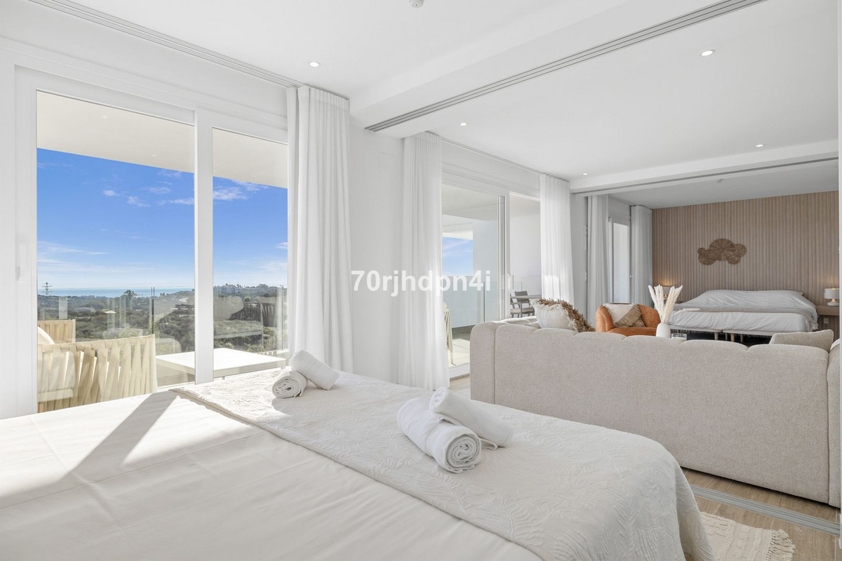 2 Bed Apartment for sale in Casares Costa Del Sol, Málaga, Spain