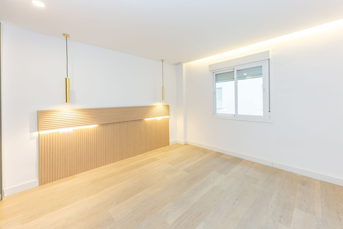 Se vende Apartamento Planta Media de 3 dormitorios en Costa Del Sol, Málaga, España