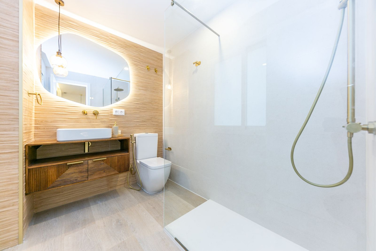 Se vende Apartamento Planta Media de 3 dormitorios en Costa Del Sol, Málaga, España