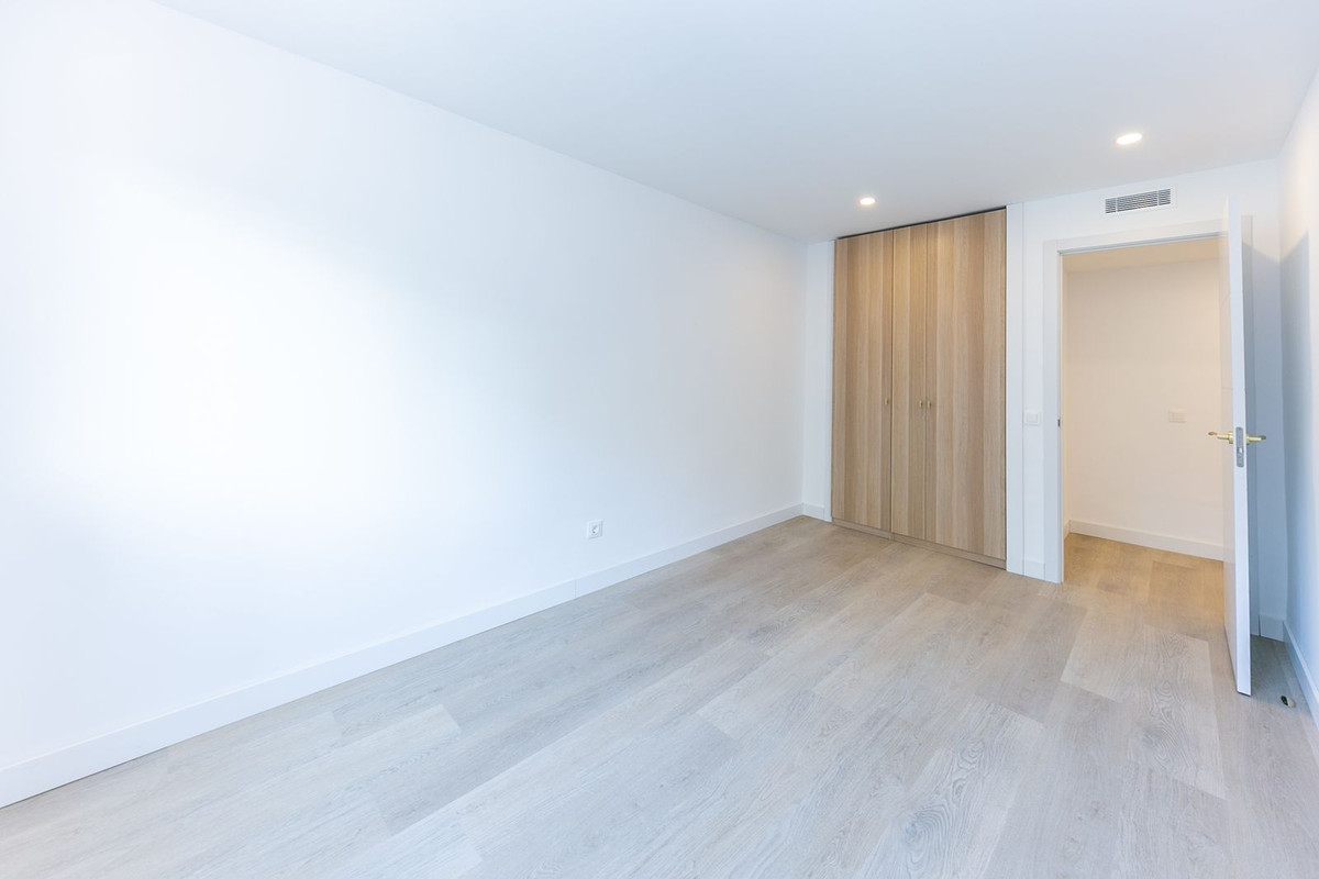 Se vende Apartamento Planta Media de 3 dormitorios en Costa Del Sol, Málaga, España