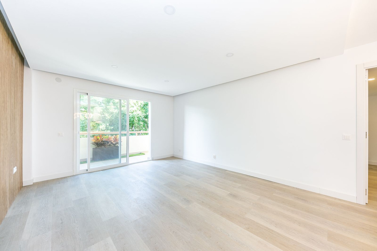 Se vende Apartamento Planta Media de 3 dormitorios en Costa Del Sol, Málaga, España