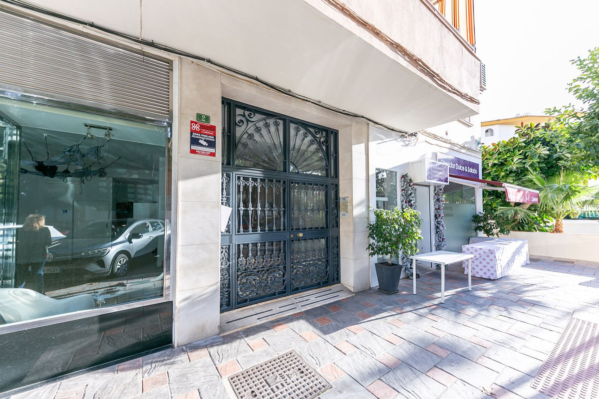 Se vende Apartamento Planta Media de 3 dormitorios en Costa Del Sol, Málaga, España