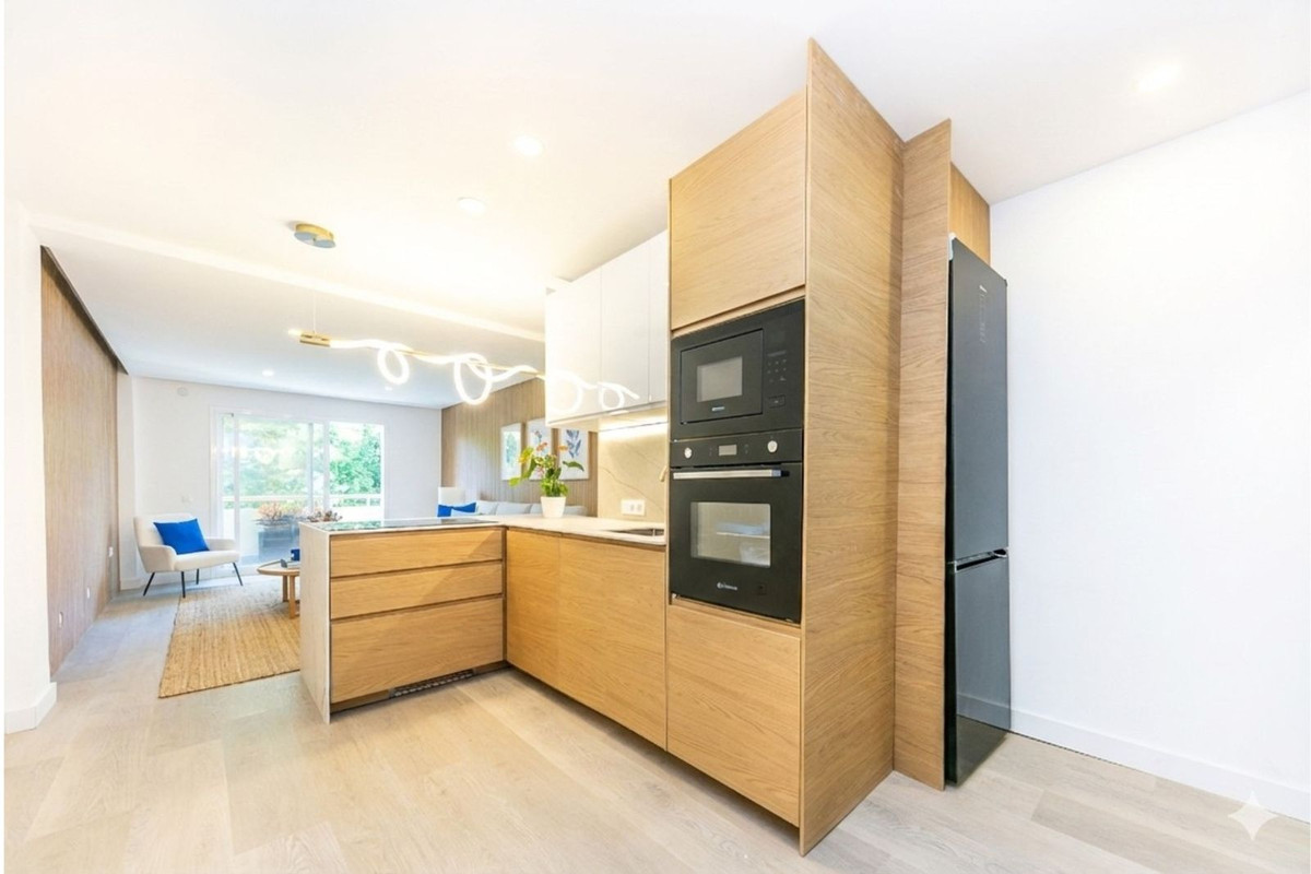 Se vende Apartamento Planta Media de 3 dormitorios en Costa Del Sol, Málaga, España