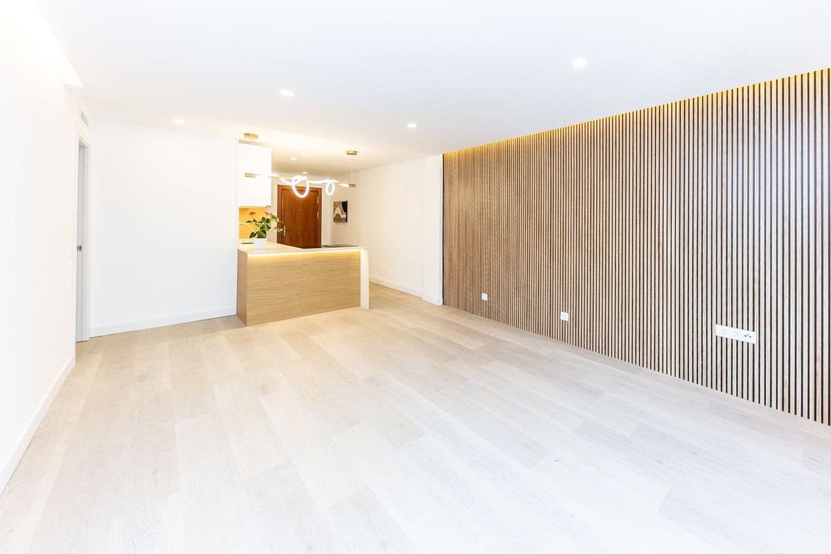 Se vende Apartamento Planta Media de 3 dormitorios en Costa Del Sol, Málaga, España
