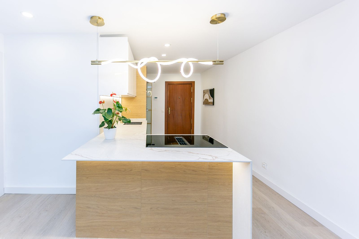 Se vende Apartamento Planta Media de 3 dormitorios en Costa Del Sol, Málaga, España