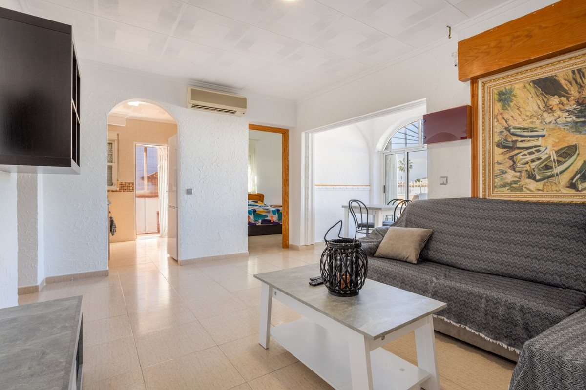 Se vende Villa - Chalet de 3 dormitorios en Costa Blanca, Alicante, España
