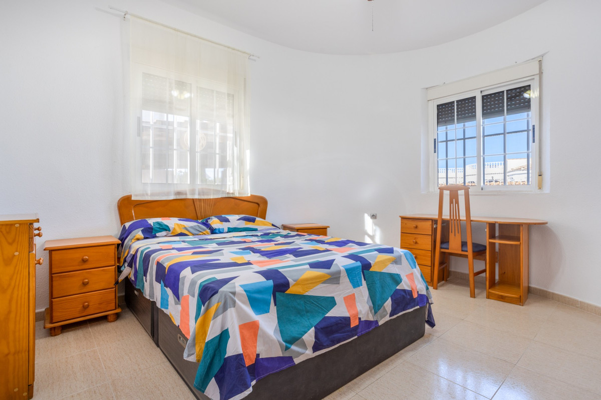 Se vende Villa - Chalet de 3 dormitorios en Costa Blanca, Alicante, España